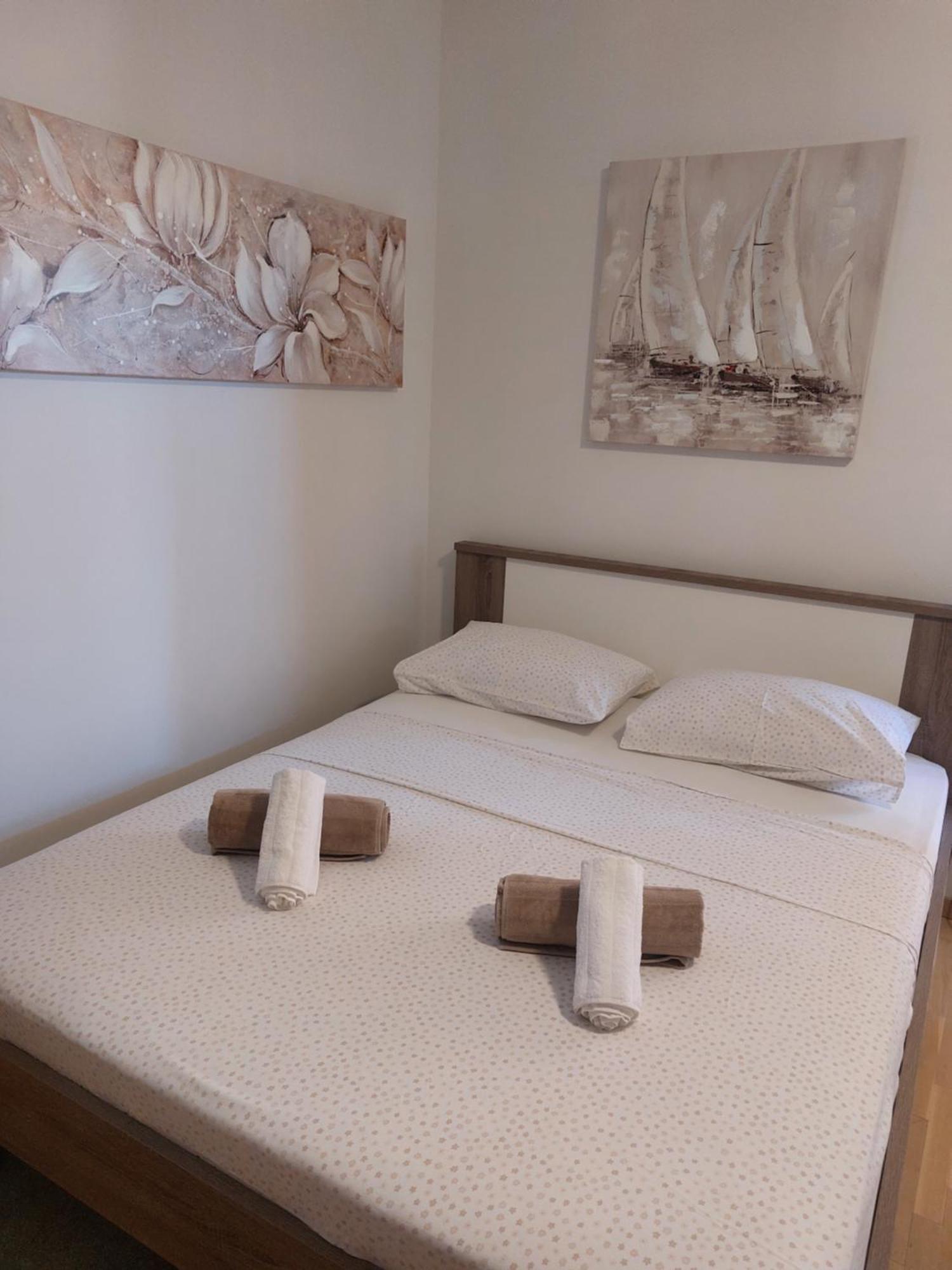 Apartmani Eva 扎达尔 外观 照片